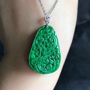 Natural-Jadeite-Necklace-18-K-White-Gold-Pure-Green-Carving-Retro-Jadeite-Pendant-8